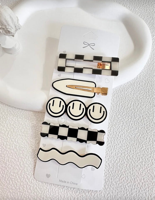 Happy Checker Hair Clip Set