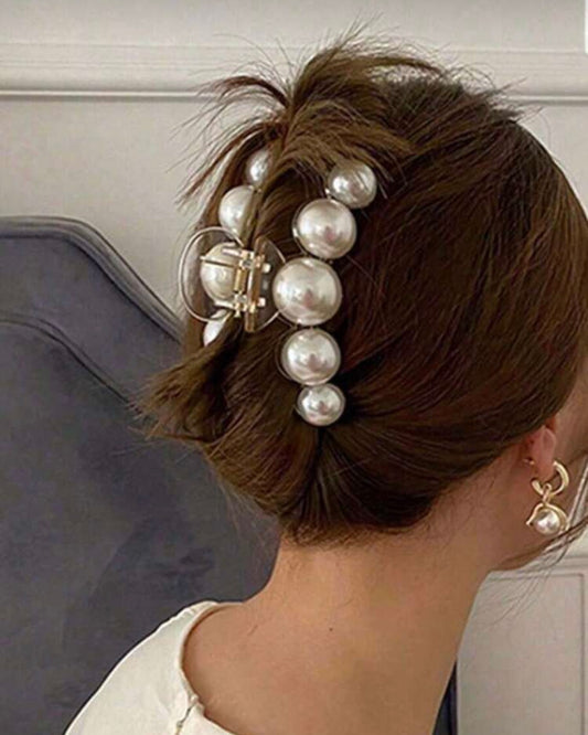 Pearl Statement Claw Clip